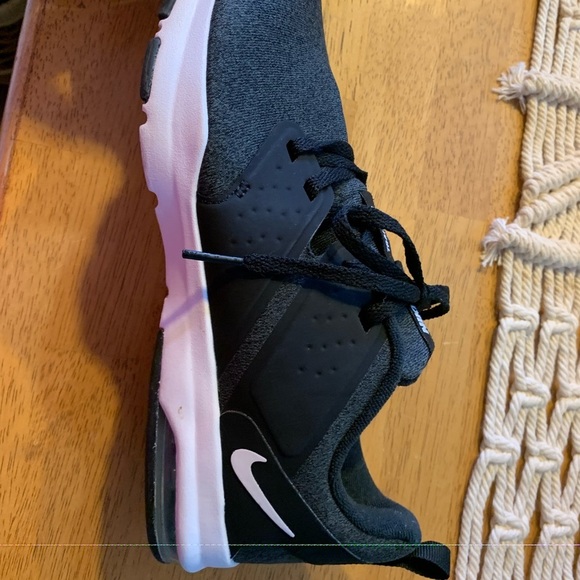 Nike Shoes - NIKE FLEX ATHLETIC TRAINERS. New! Size 8.